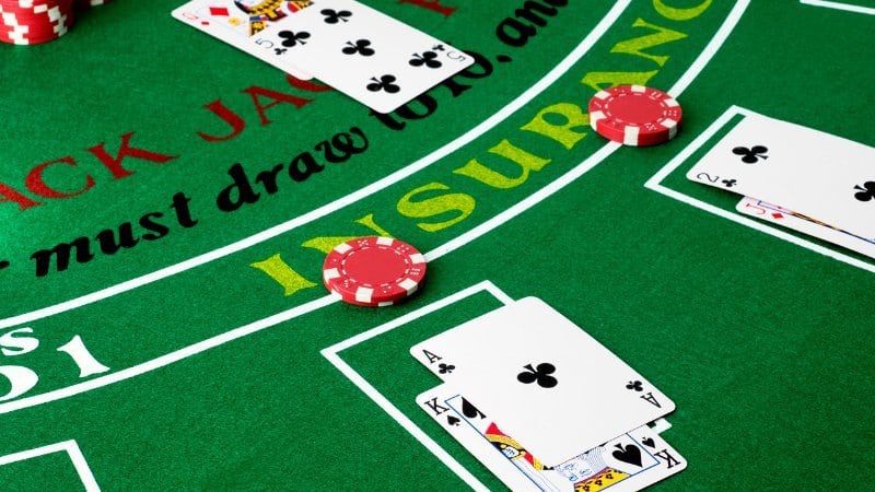 Làm giàu từ cờ bạc với blackjack